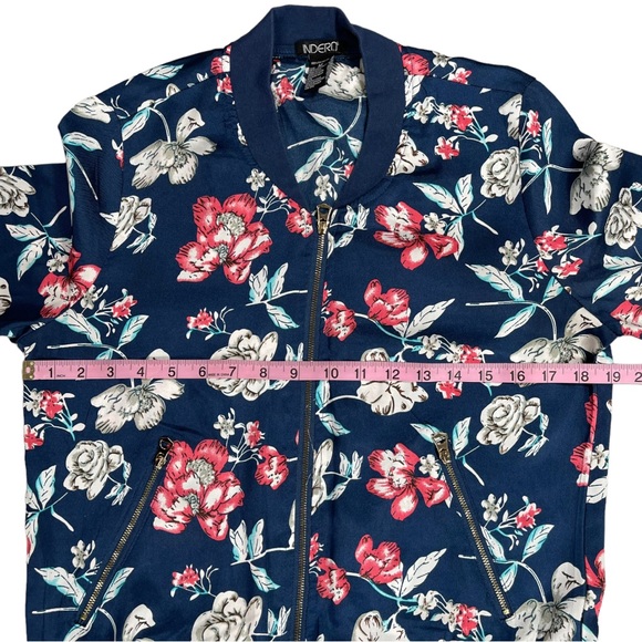 Indera size medium blue floral silky bomber jacket zip pockets thin material EUC - Picture 10 of 12